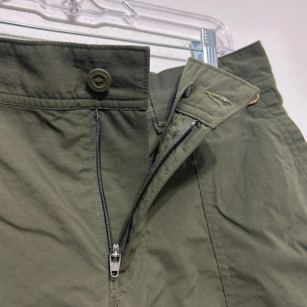REI Co-Op Green Cargo Hiking Outdoor Shorts Womens Size 12 Nylon- FLAW‎